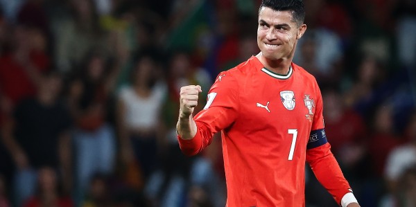 墨西哥门将谈对阵C罗：见到儿时偶像全球知名榜样，这有额外意义