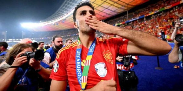 罗德里金球专访：颁奖之前，我真的不知道会获奖