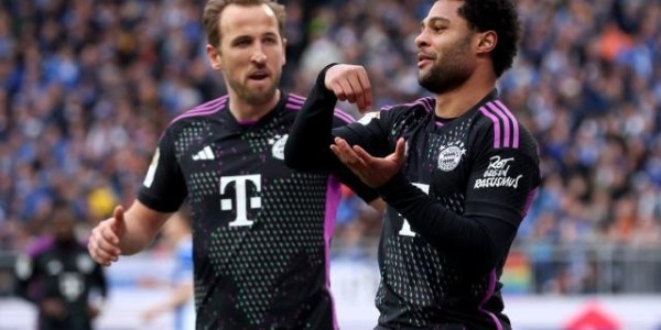 拜仁3连大胜可喜，纸糊后防被鱼腩捅穿让枪手偷笑