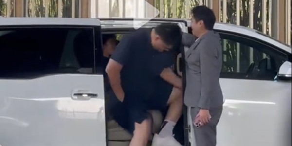 开云体育平台APP下载-向着男篮人手一台努力？蔚来邀请“战神”刘玉栋体验ES9