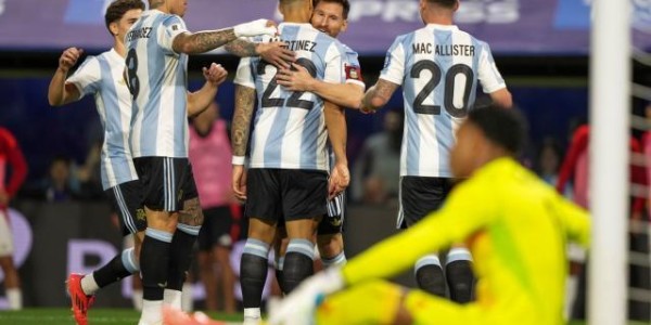 开云体育中国官方网站地址-劳塔罗梅西拯救阿根廷队