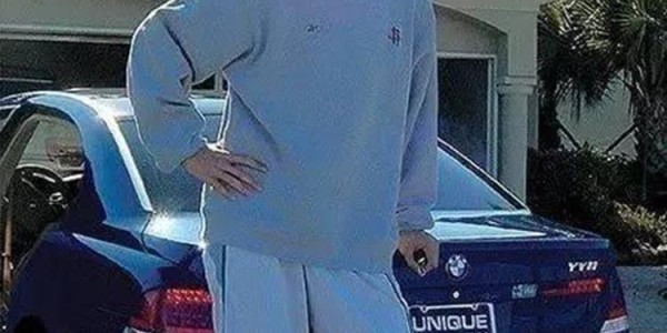 开云体育平台APP下载-向着男篮人手一台努力？蔚来邀请“战神”刘玉栋体验ES9