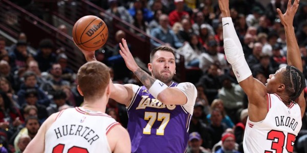 开云体育中国官方网站地址-詹姆斯24+5创NBA历史第1神迹！东契奇46+7+11+8记3分刷爆纪录