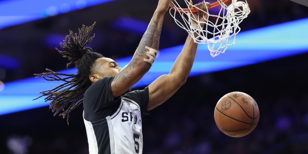 米奇：卡斯尔在对阵76人时强势发挥 成为球队取胜的关键因素之一